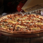 bolognese-pizza-italiannis-1